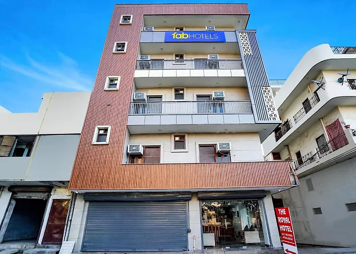 Fabhotel The Royal - Nr Guru Govind Singh University