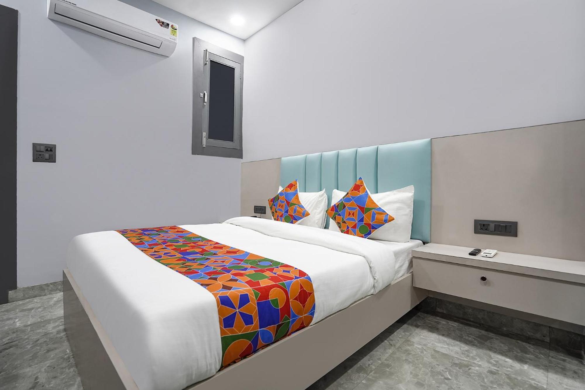 Hotel Fabhotel The Royal - Nr Guru Govind Singh University New Delhi