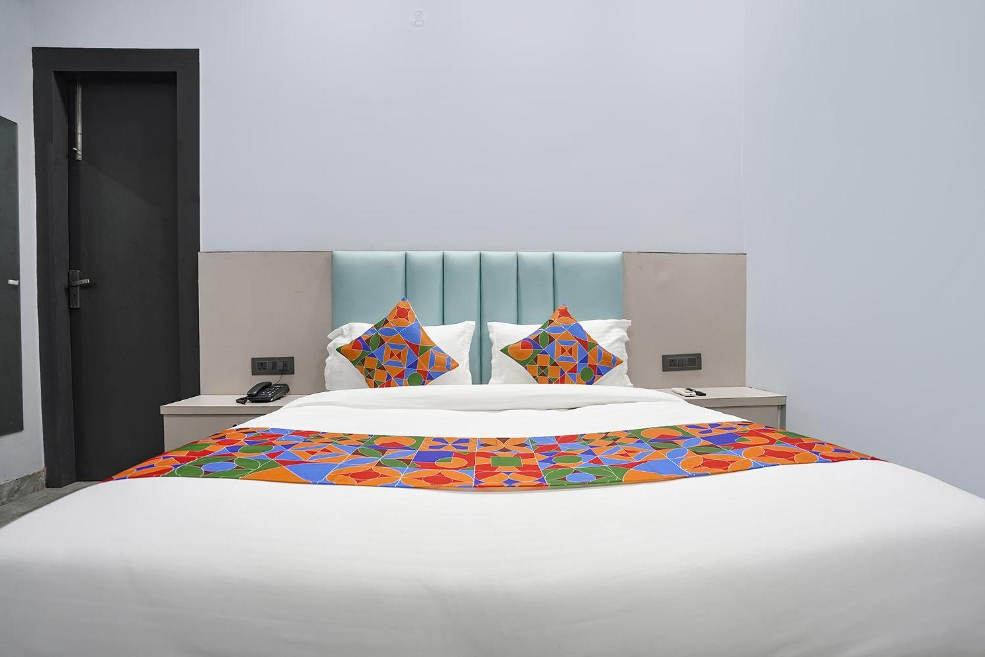 Fabhotel The Royal - Nr Guru Govind Singh University Hotel